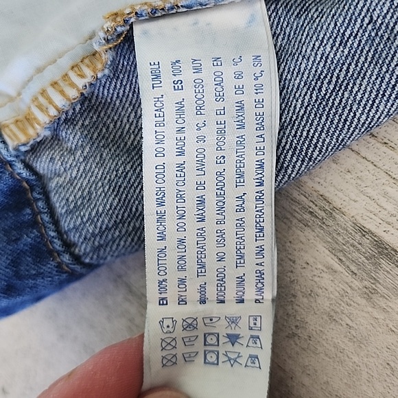 Forever 21 blue denim jeans mini skirt exposed button up pockets Y2K Size 31 - Picture 6 of 6